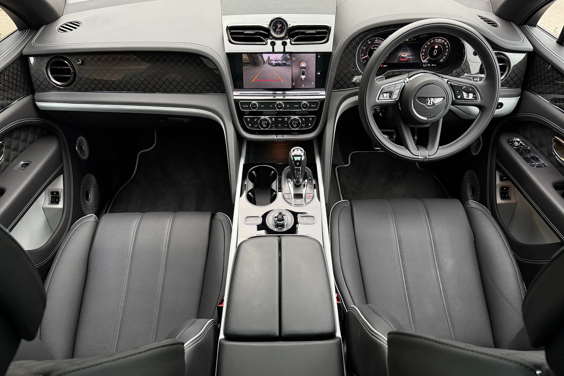 Bentley BENTAYGA thumbnail image number 21