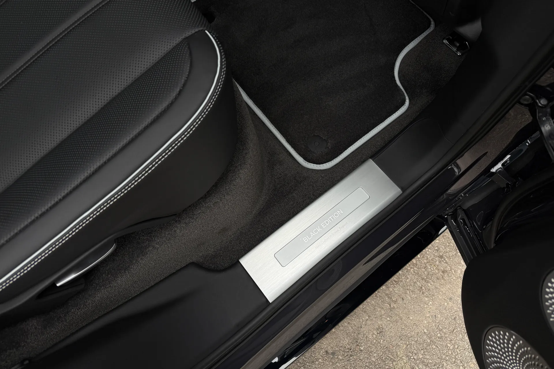 Bentley BENTAYGA thumbnail image number 19