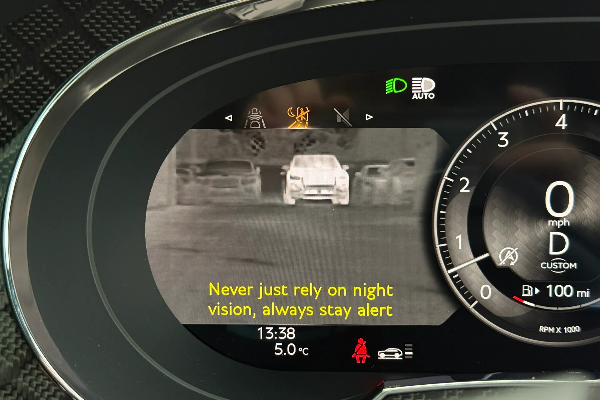 Bentley BENTAYGA thumbnail image number 38