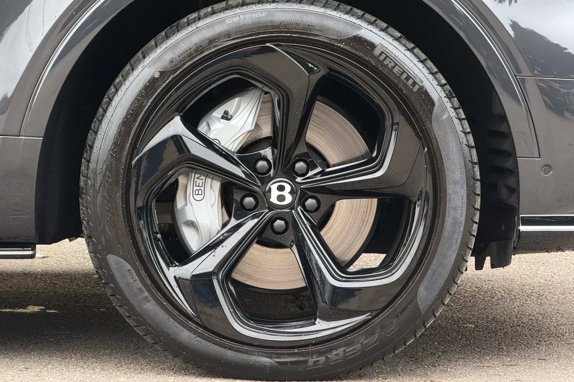 Bentley BENTAYGA thumbnail image number 11