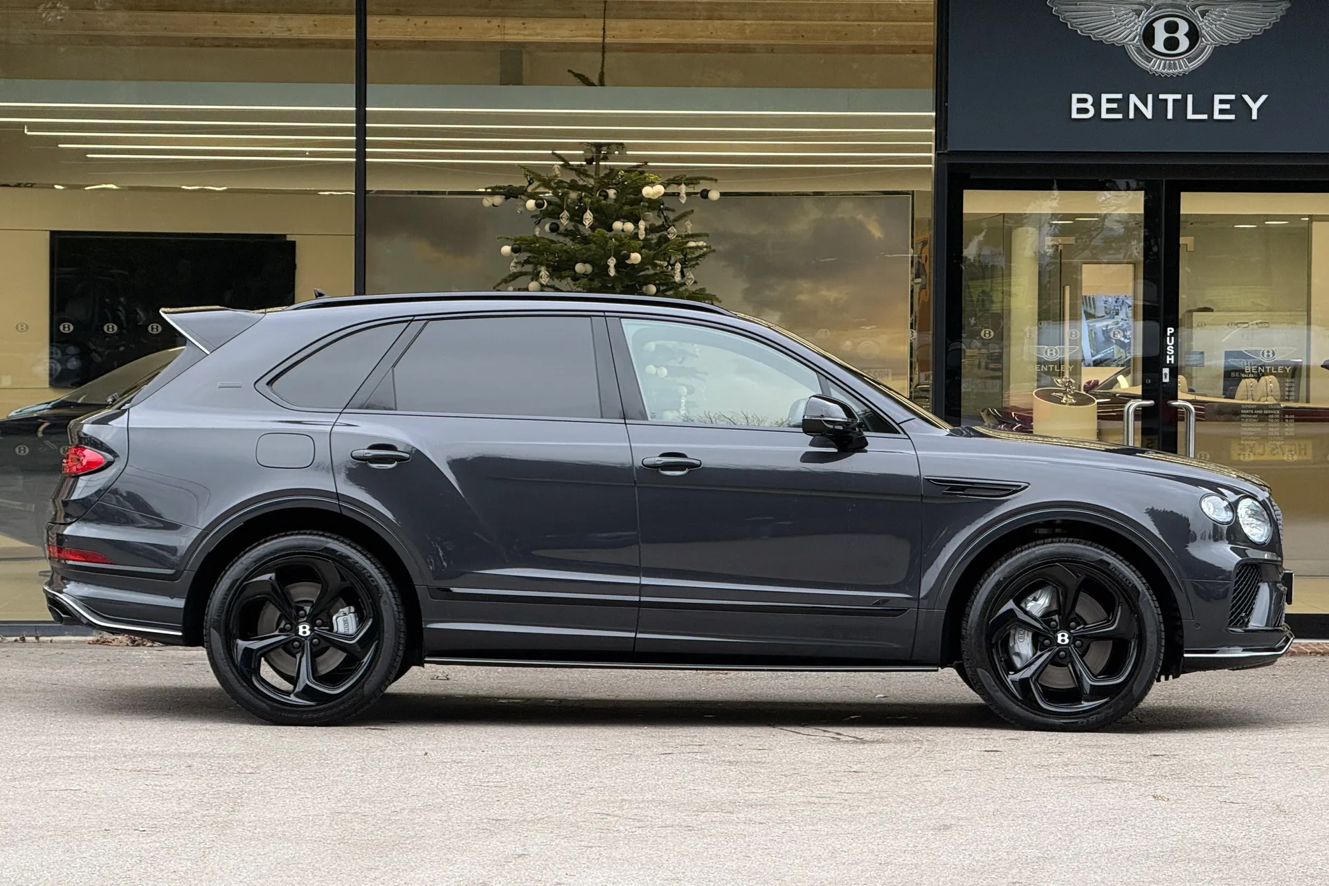 Bentley BENTAYGA thumbnail image number 25
