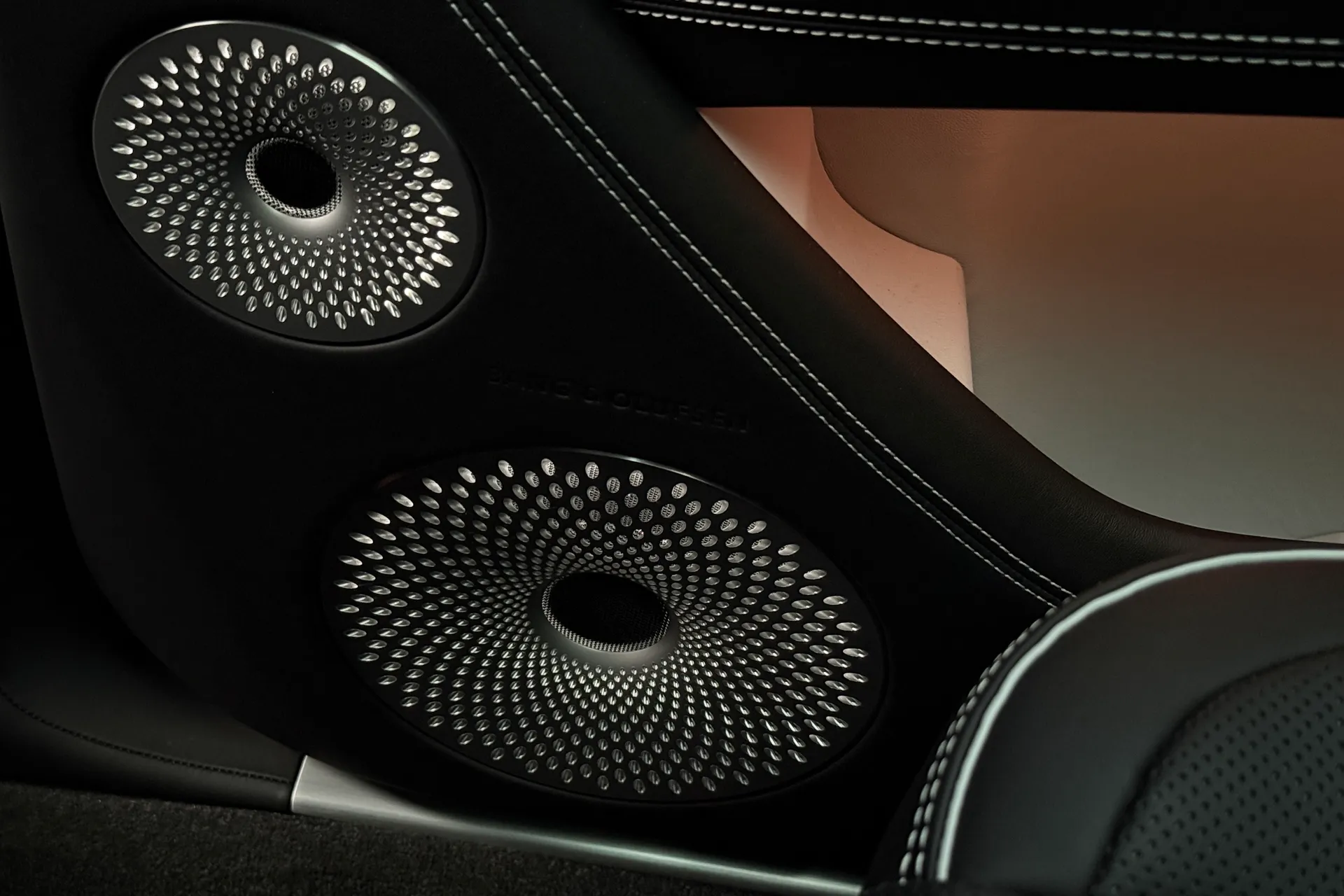 Bentley BENTAYGA thumbnail image number 26