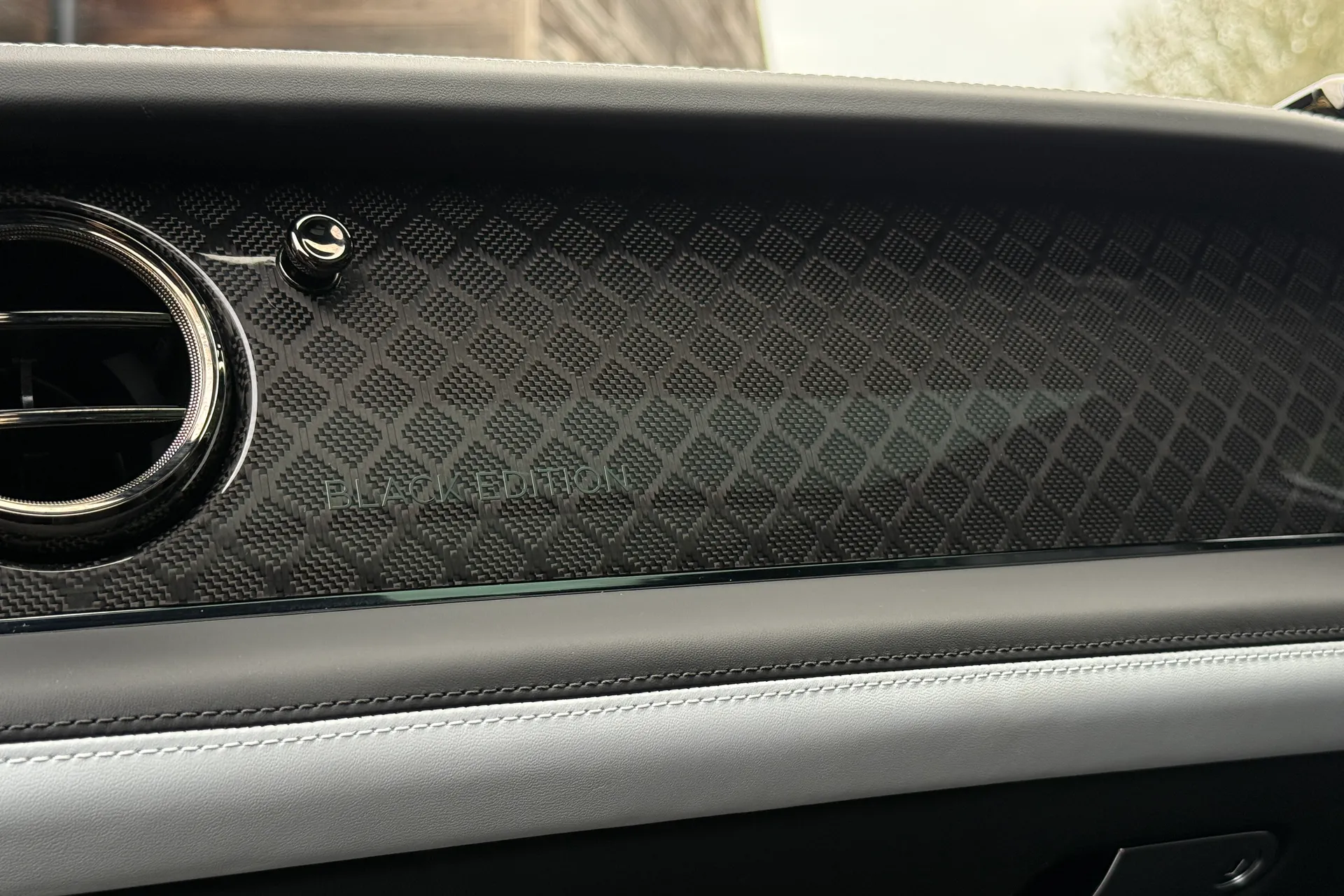 Bentley BENTAYGA thumbnail image number 40