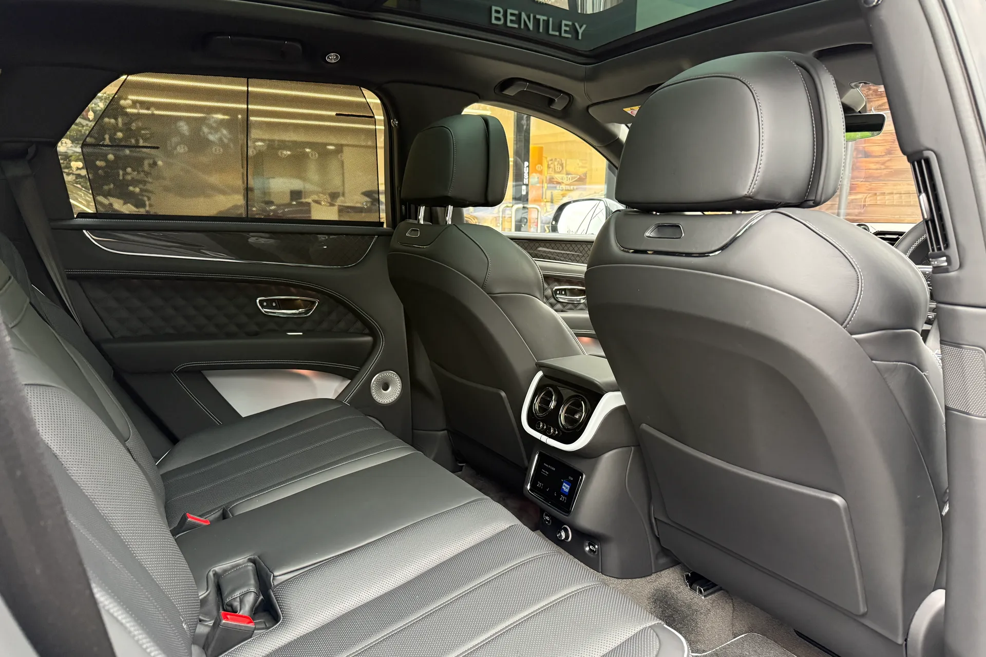 Bentley BENTAYGA thumbnail image number 15