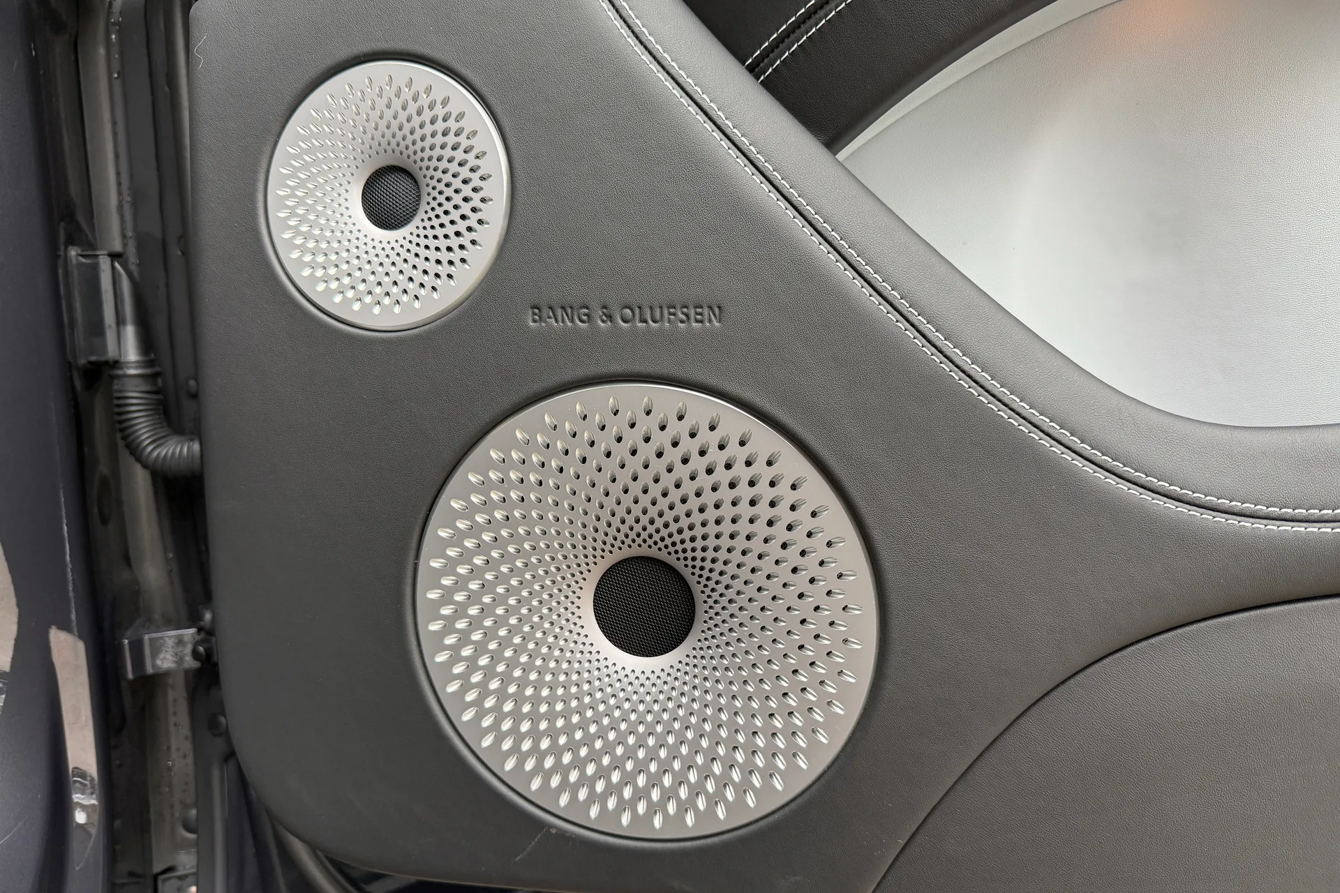 Bentley BENTAYGA thumbnail image number 13