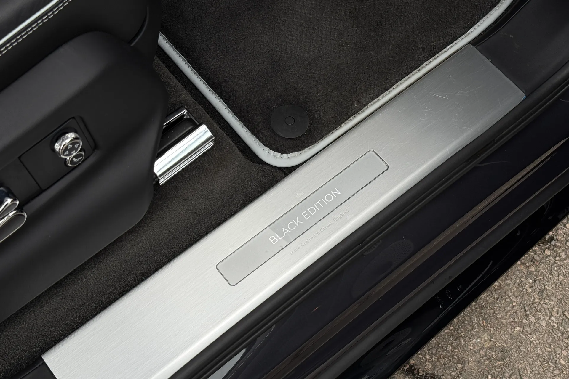 Bentley BENTAYGA thumbnail image number 17