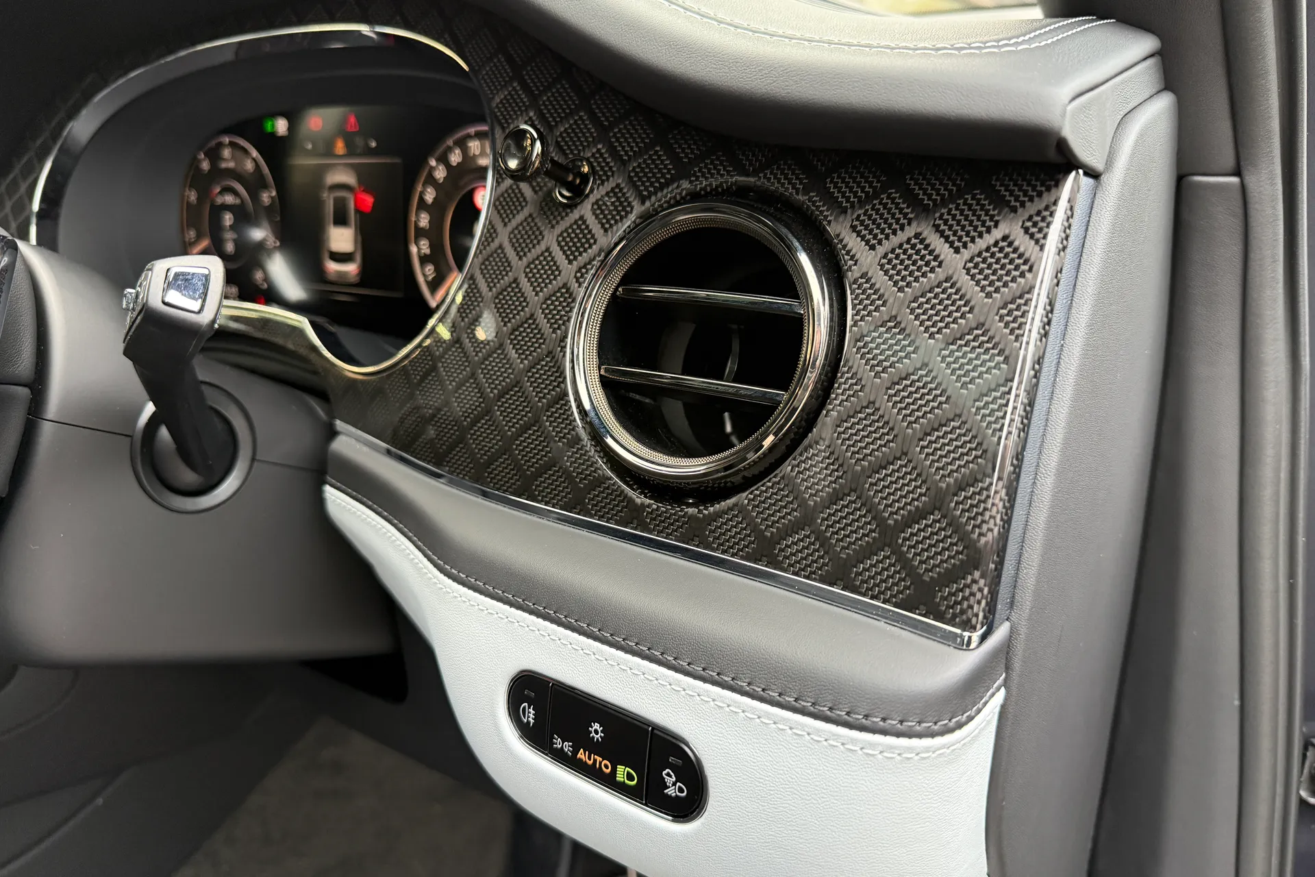 Bentley BENTAYGA thumbnail image number 14