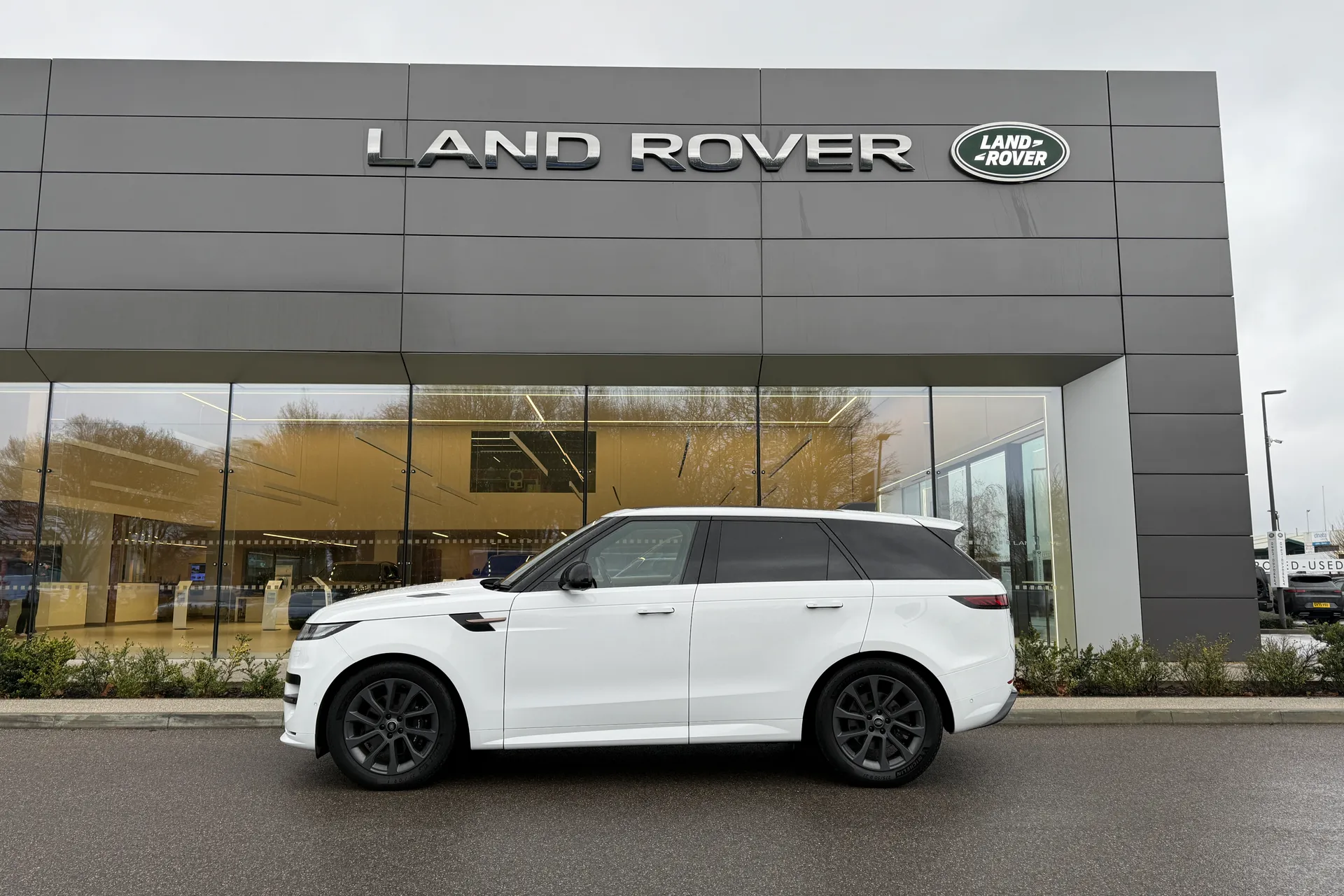 LAND ROVER RANGE ROVER SPORT thumbnail image number 9