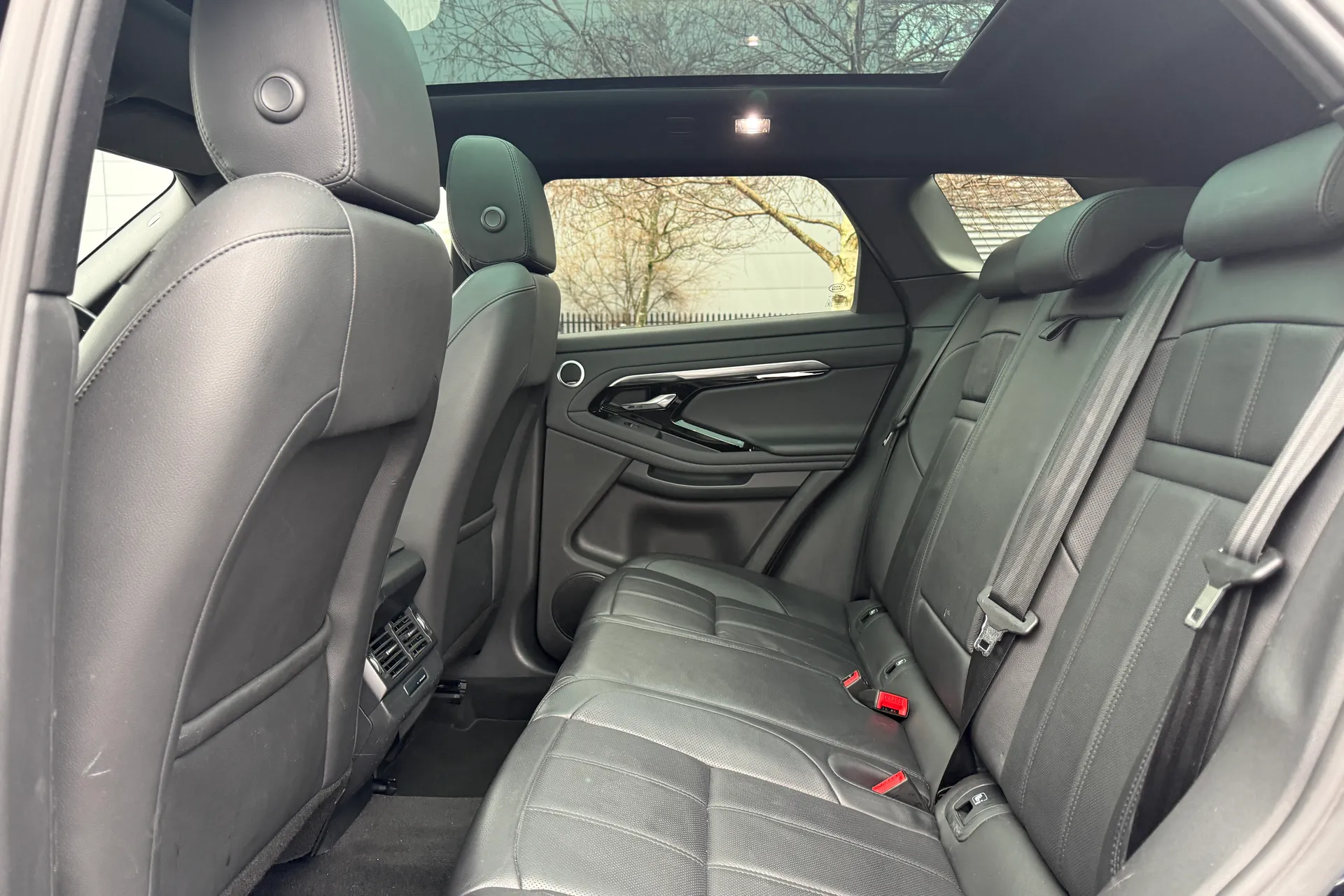 LAND ROVER RANGE ROVER EVOQUE thumbnail image number 32