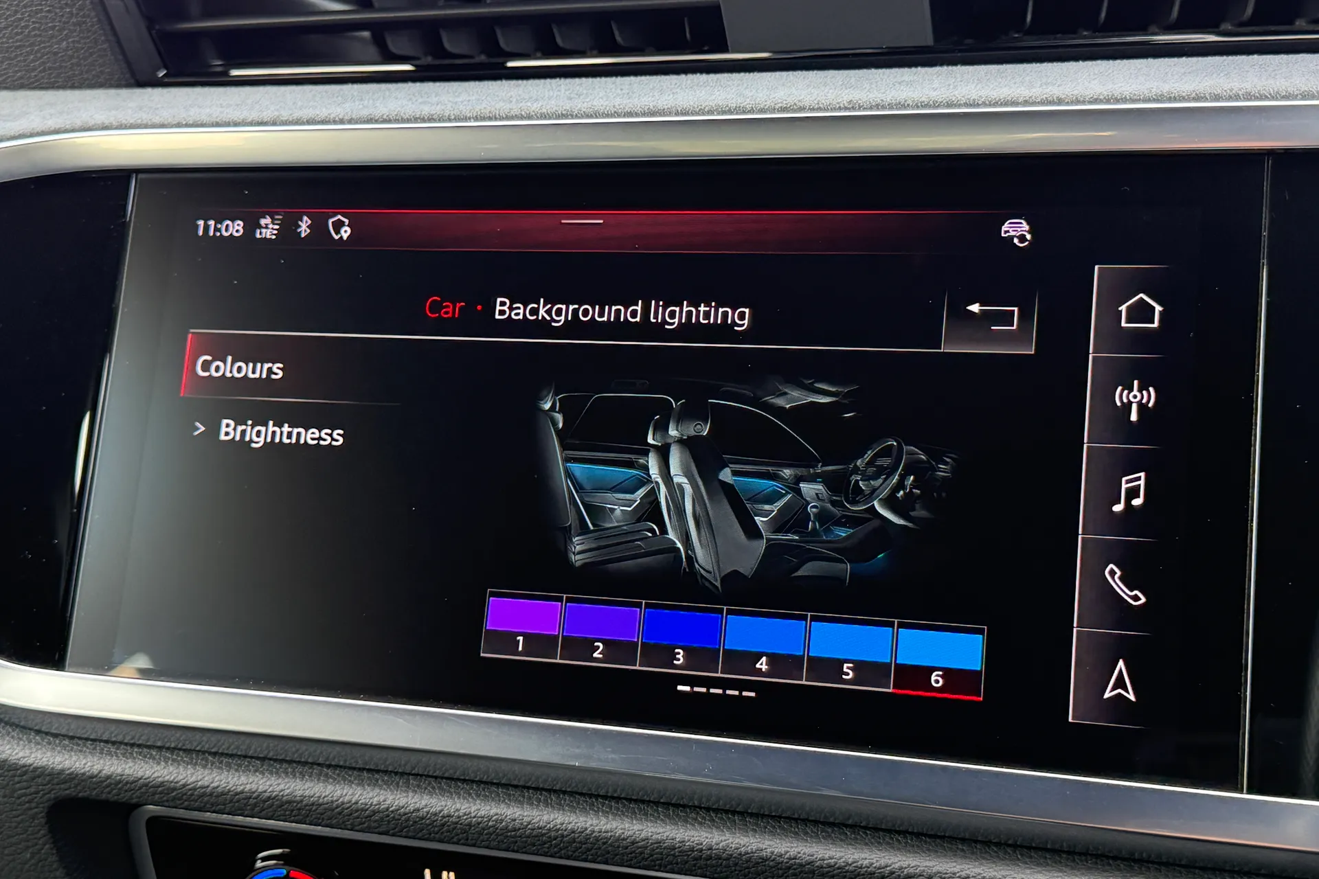 Audi Q3 thumbnail image number 13