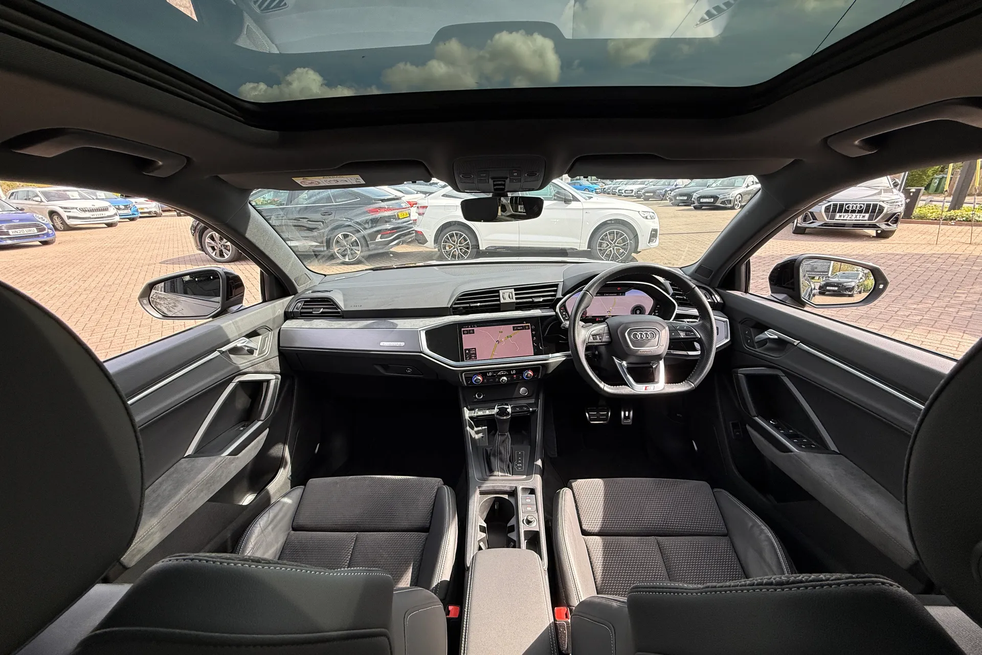 Audi Q3 thumbnail image number 3