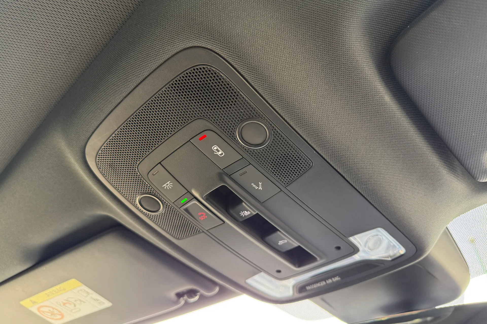 Audi Q3 thumbnail image number 24