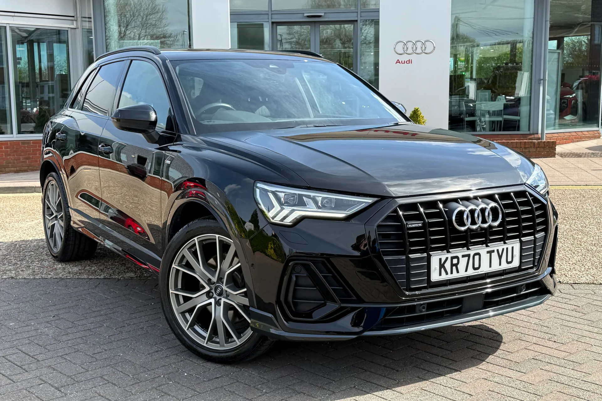 Audi Q3 thumbnail image number 28