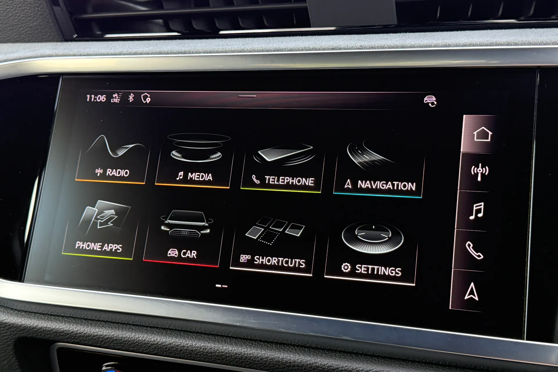 Audi Q3 thumbnail image number 15