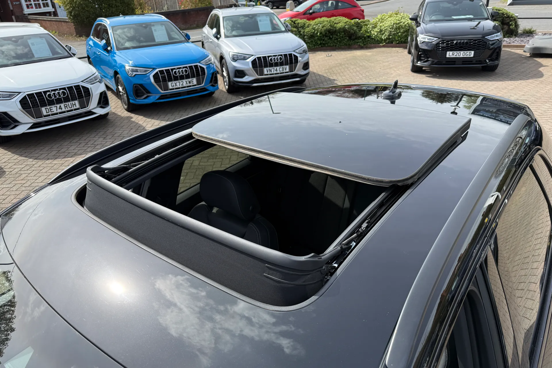 Audi Q3 thumbnail image number 8