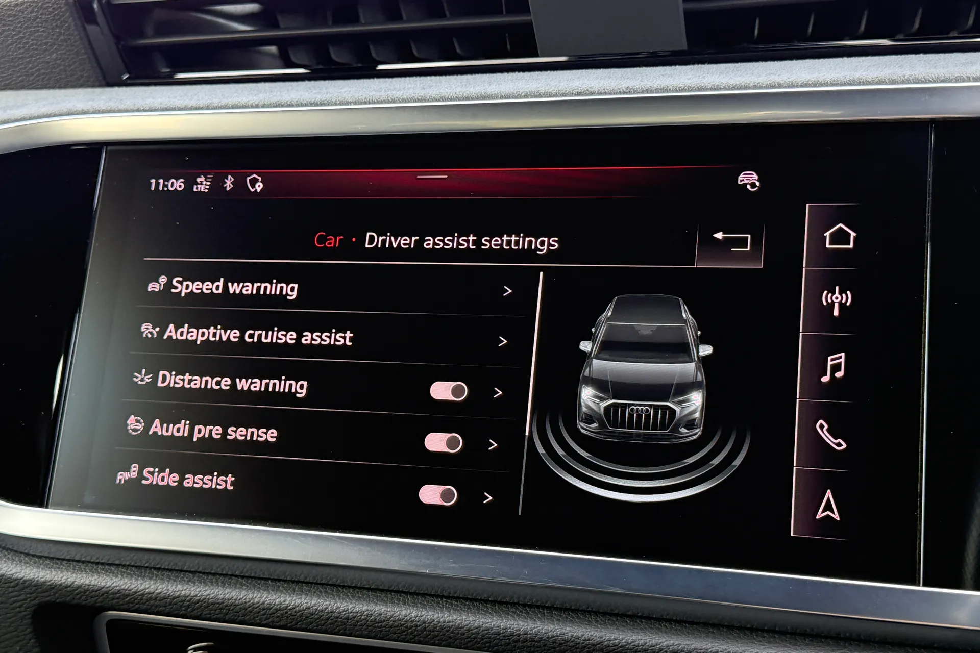 Audi Q3 thumbnail image number 12