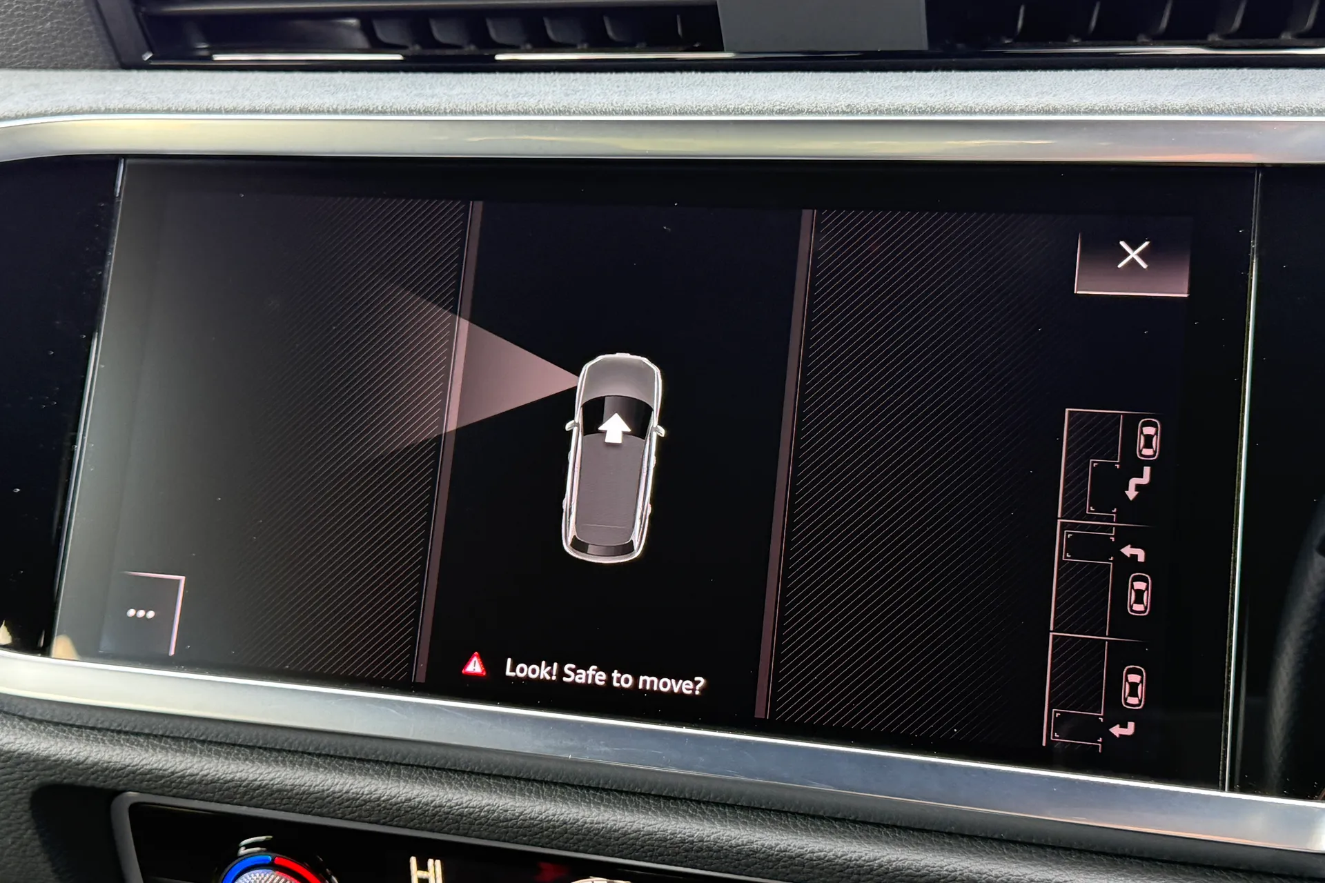 Audi Q3 thumbnail image number 10