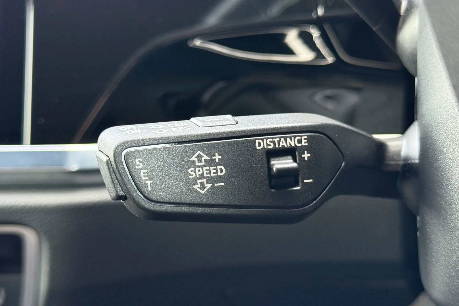 Audi Q3 thumbnail image number 21