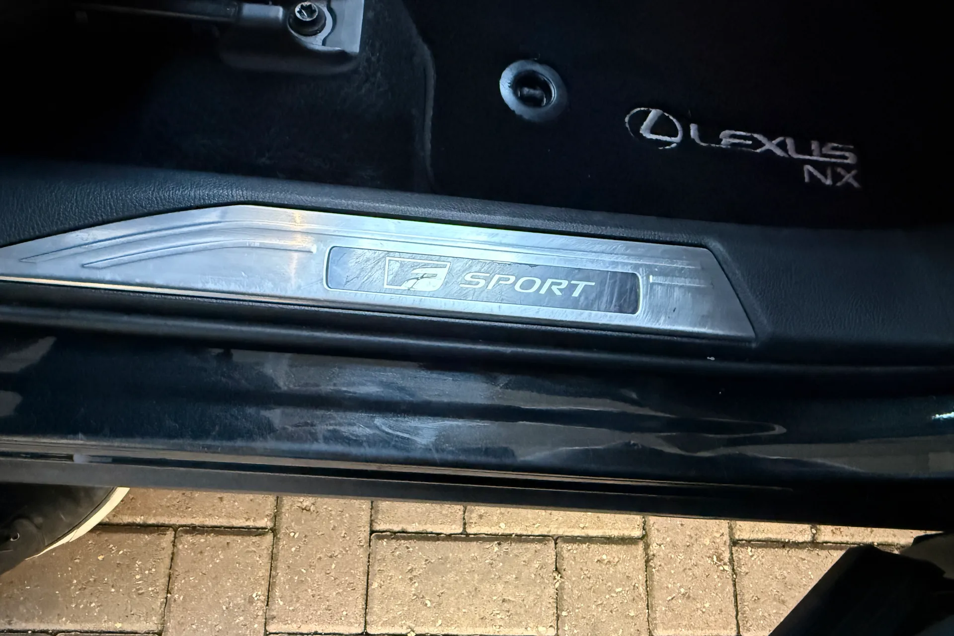 LEXUS NX thumbnail image number 35