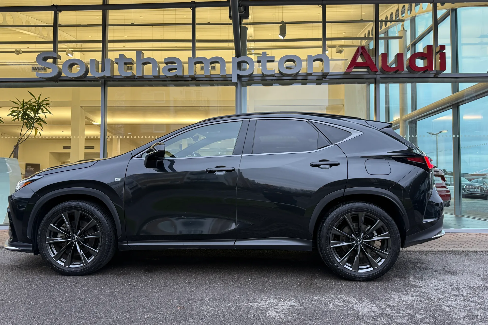 LEXUS NX thumbnail image number 57