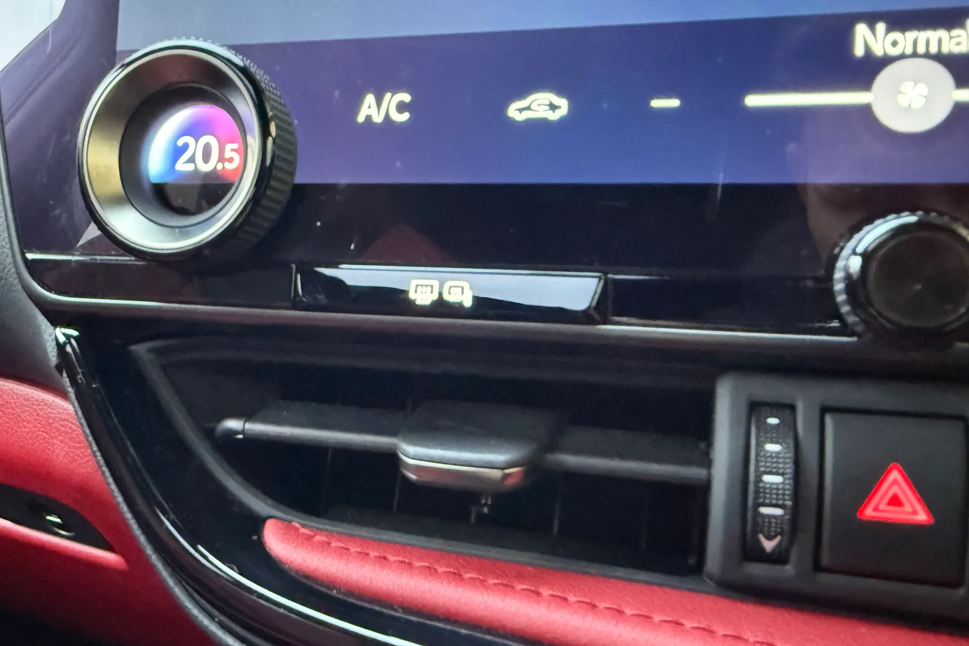 LEXUS NX thumbnail image number 32