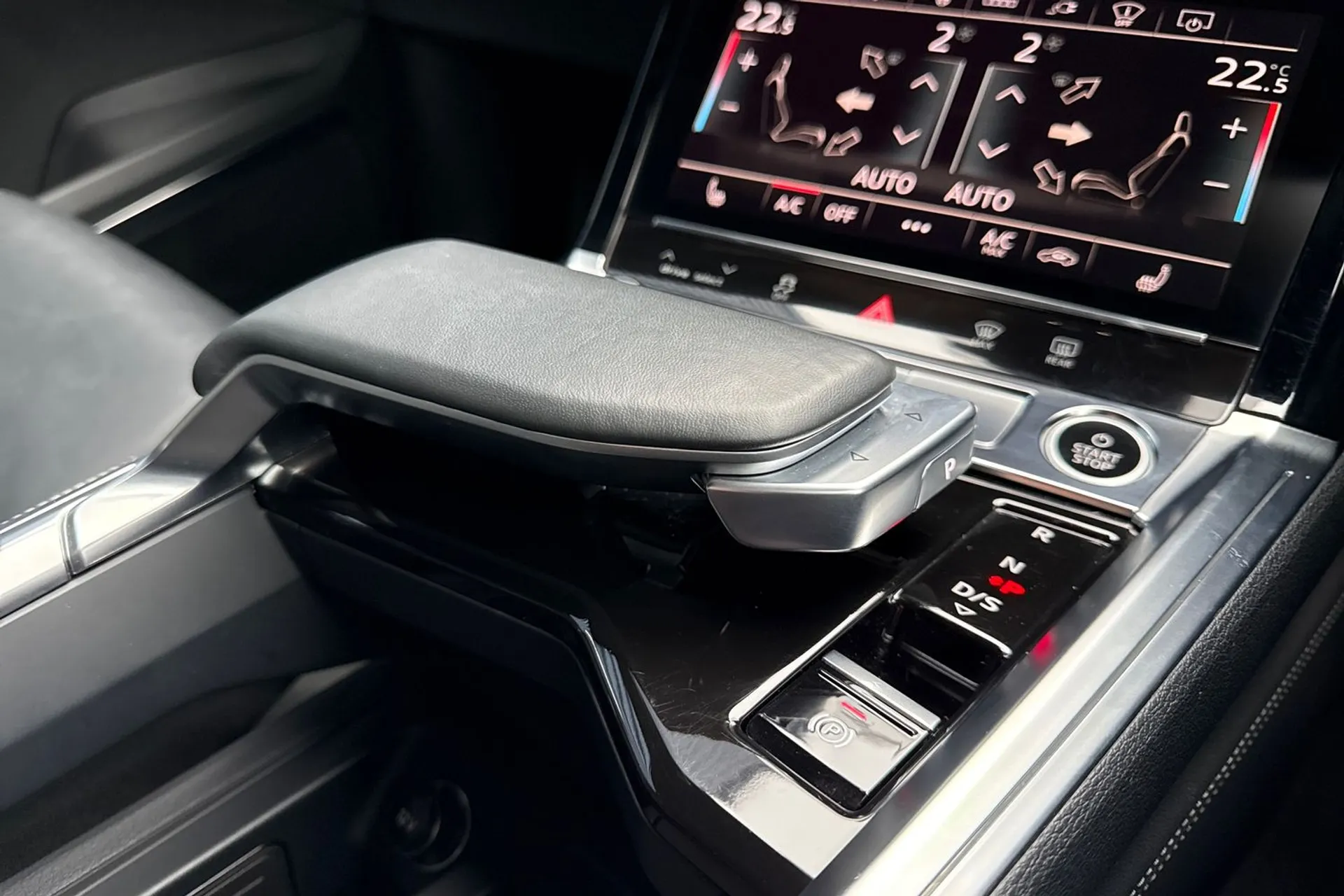 Audi Q8 thumbnail image number 39