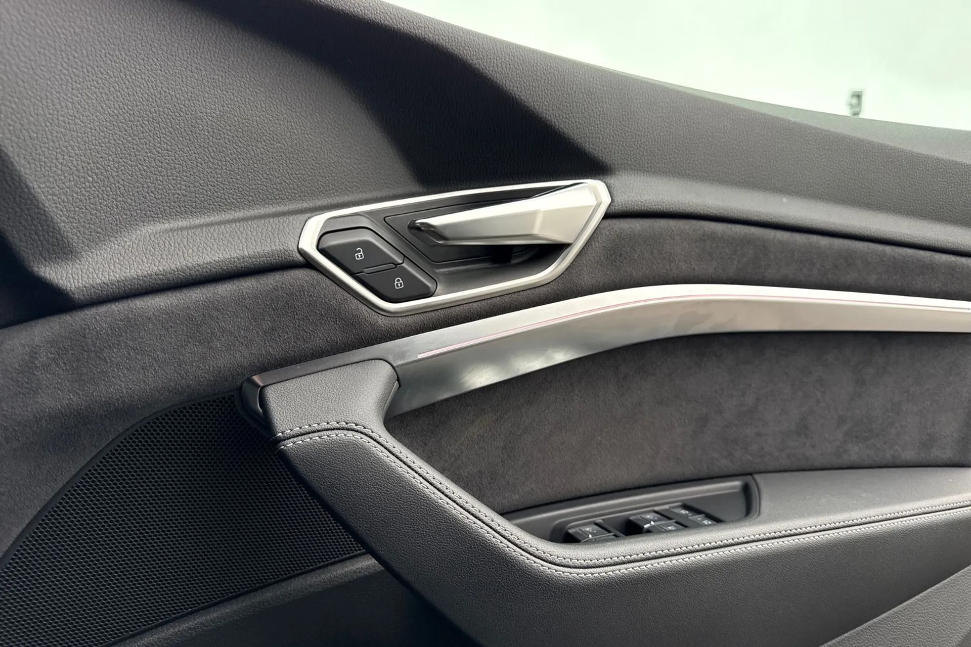 Audi Q8 thumbnail image number 54