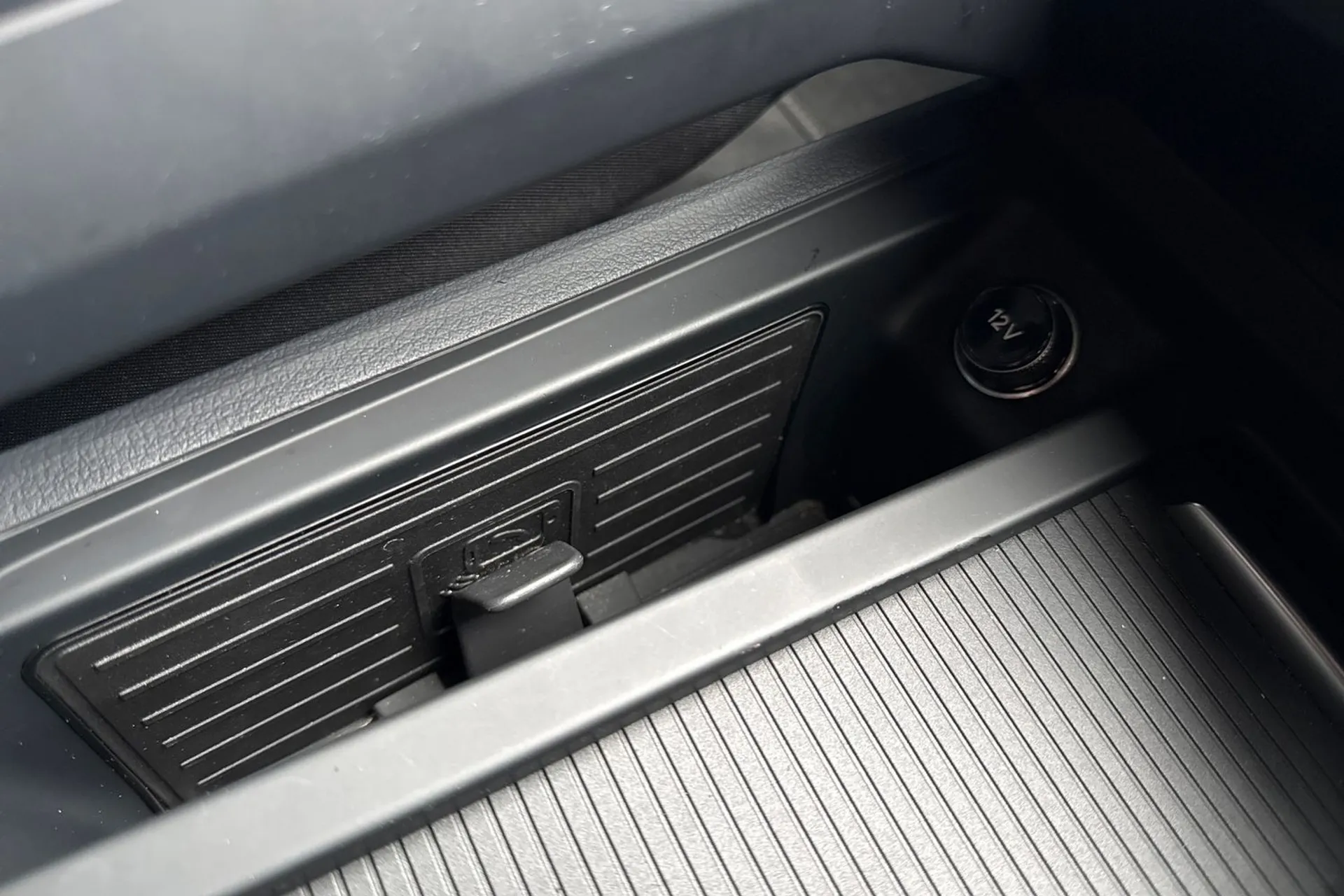 Audi Q8 thumbnail image number 34