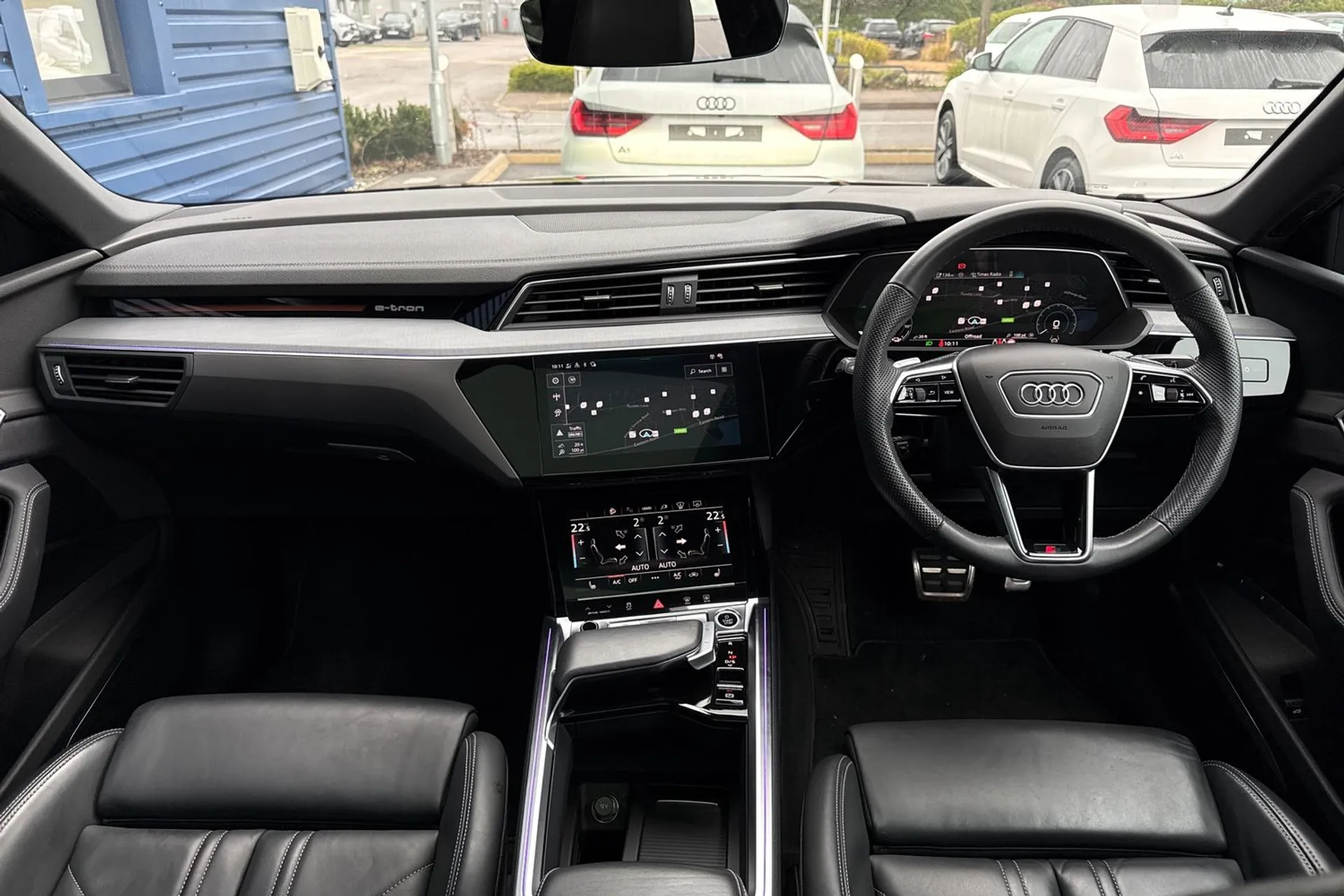 Audi Q8 thumbnail image number 3