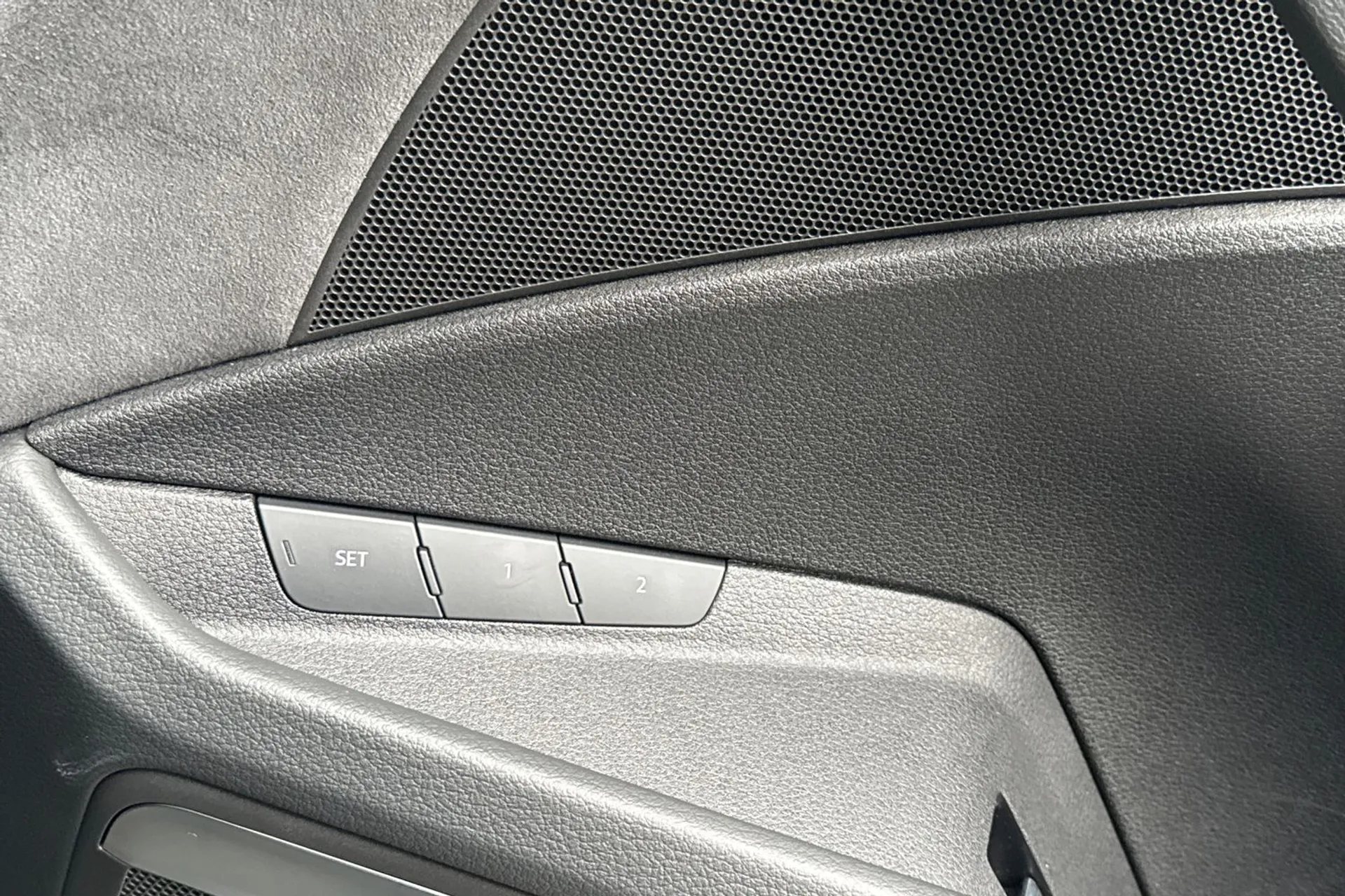 Audi Q8 thumbnail image number 49