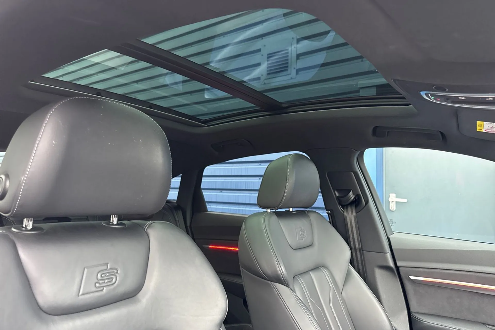 Audi Q8 thumbnail image number 4