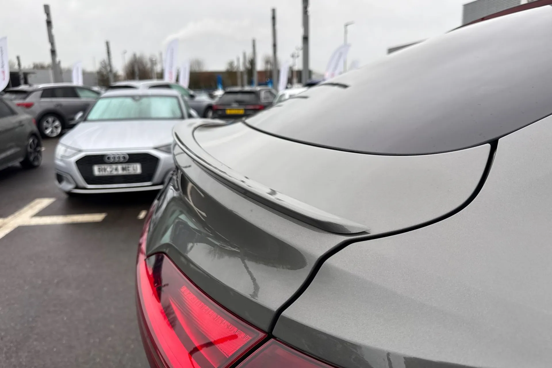 Audi Q8 thumbnail image number 16