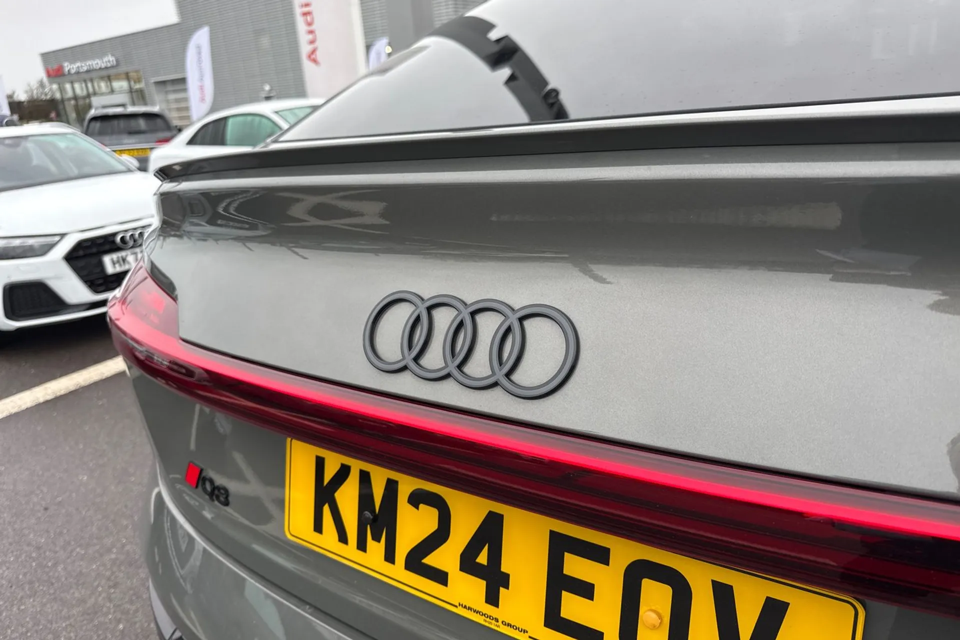 Audi Q8 thumbnail image number 10