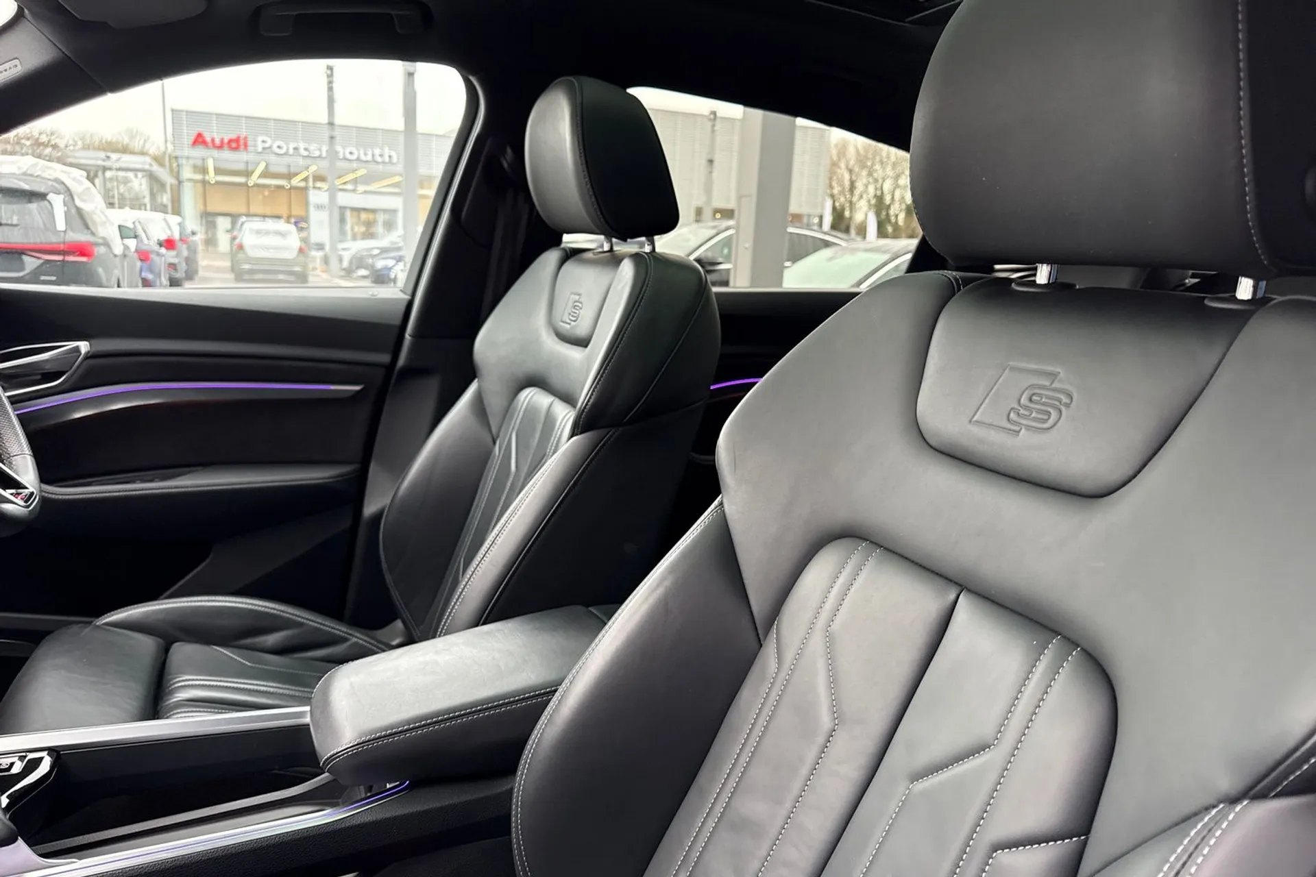 Audi Q8 thumbnail image number 36