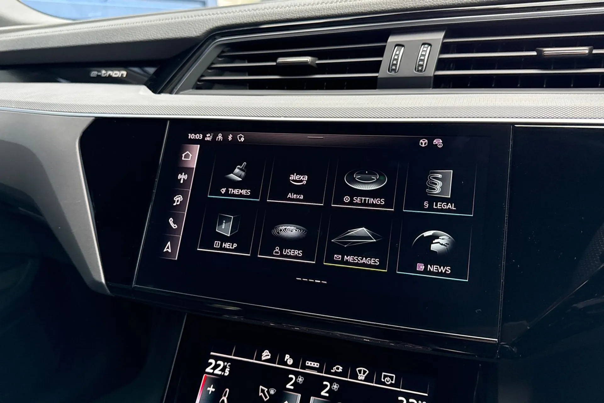 Audi Q8 thumbnail image number 41