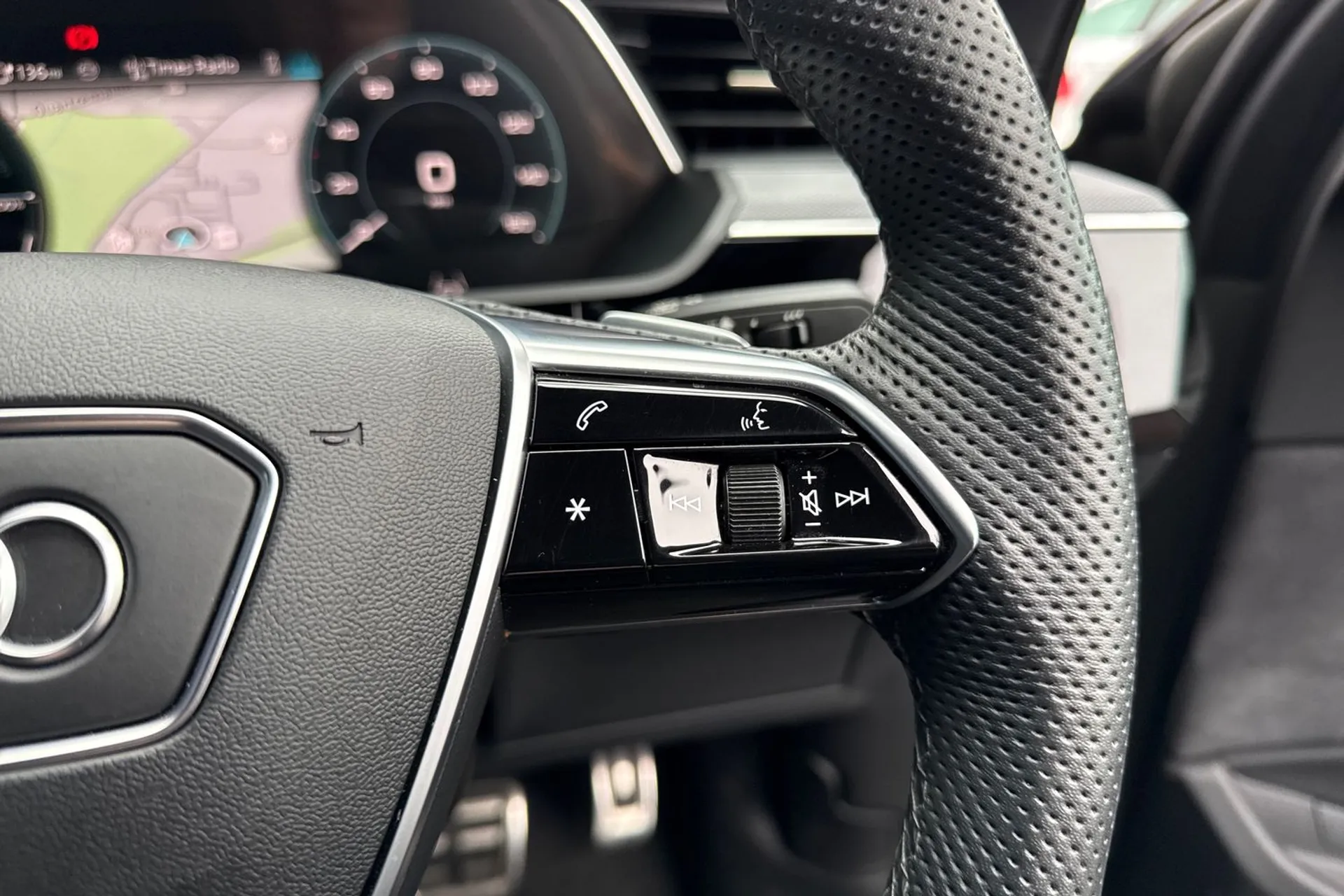 Audi Q8 thumbnail image number 53