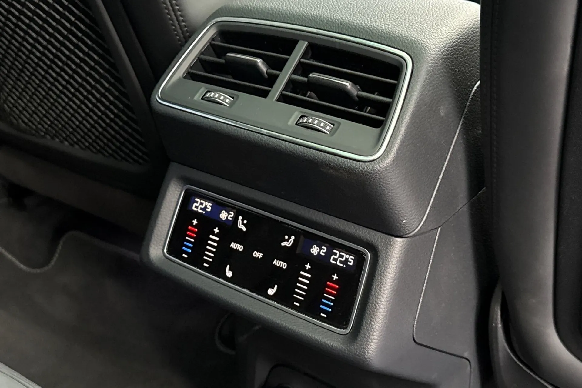 Audi Q8 thumbnail image number 42