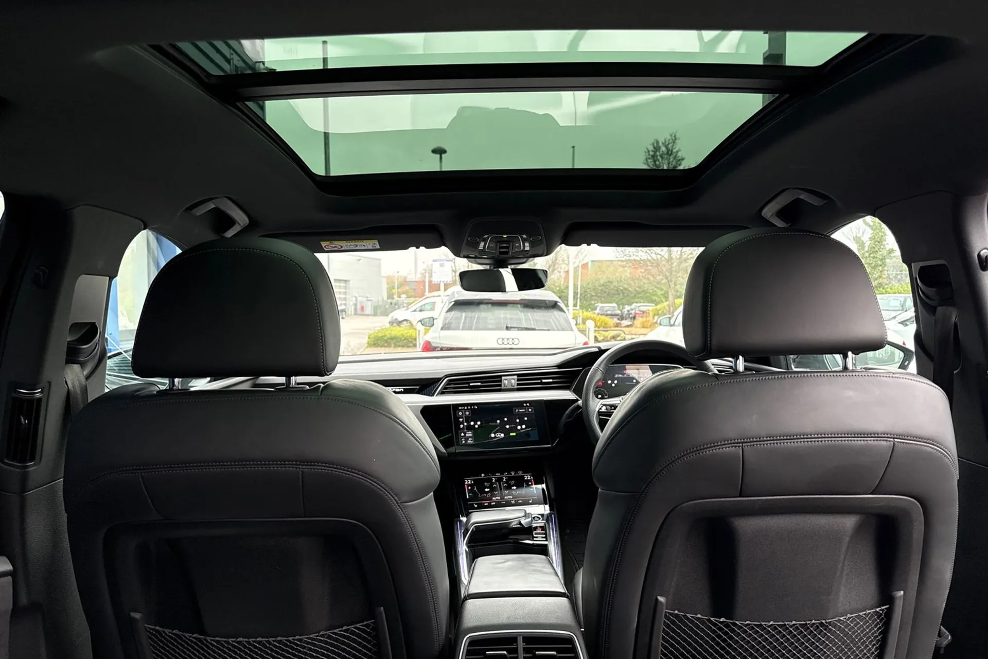 Audi Q8 thumbnail image number 21