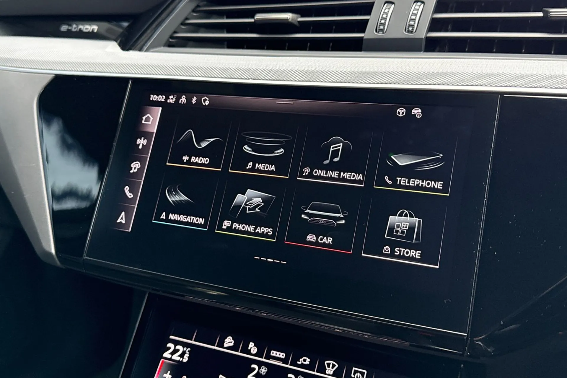 Audi Q8 thumbnail image number 35