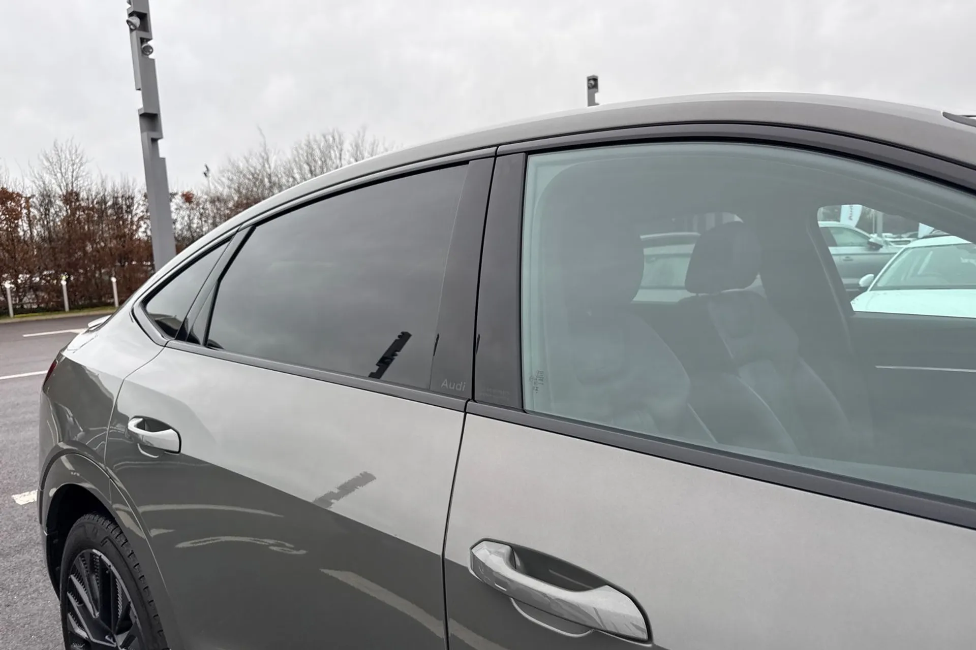 Audi Q8 thumbnail image number 15