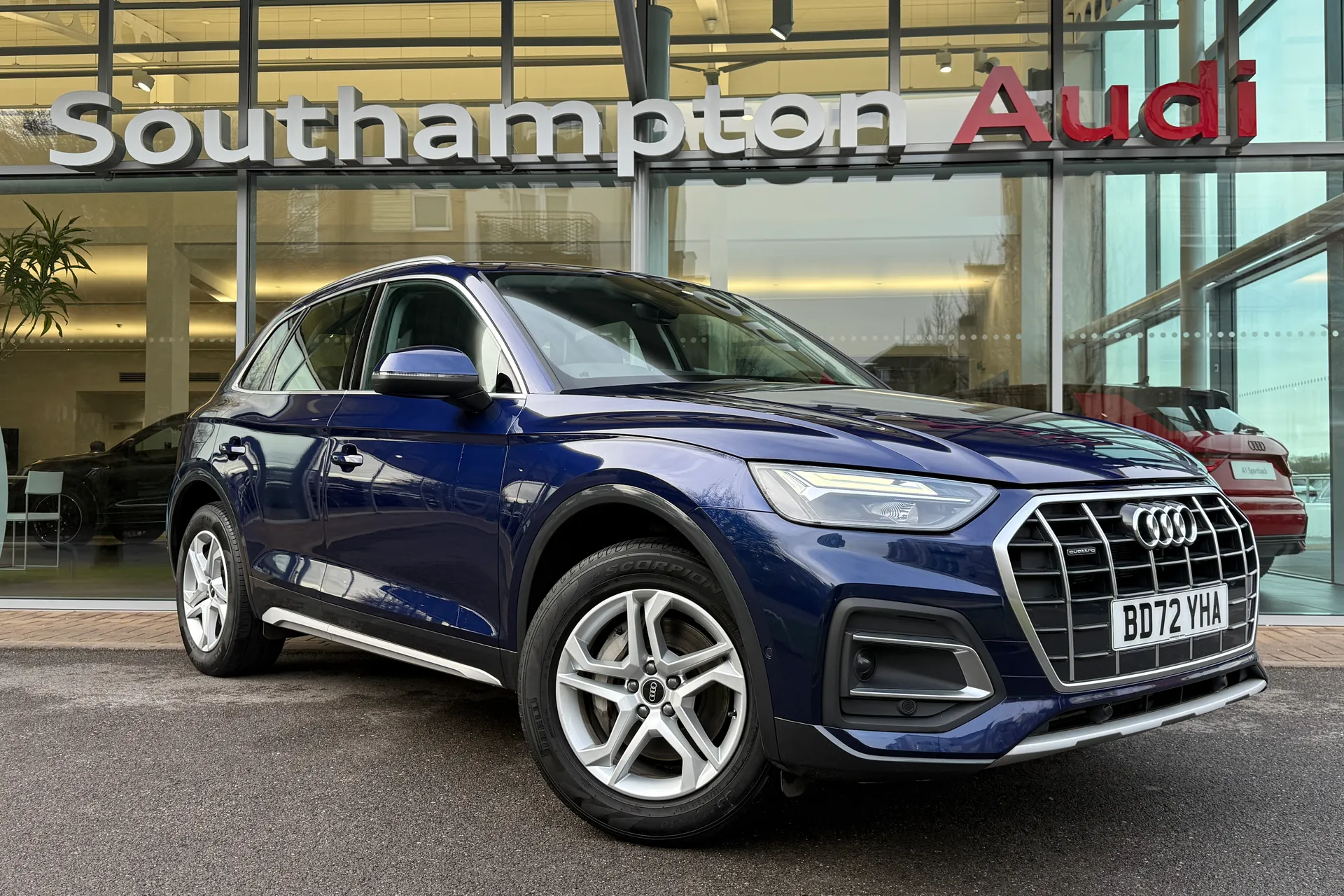 Audi Q5 focused image