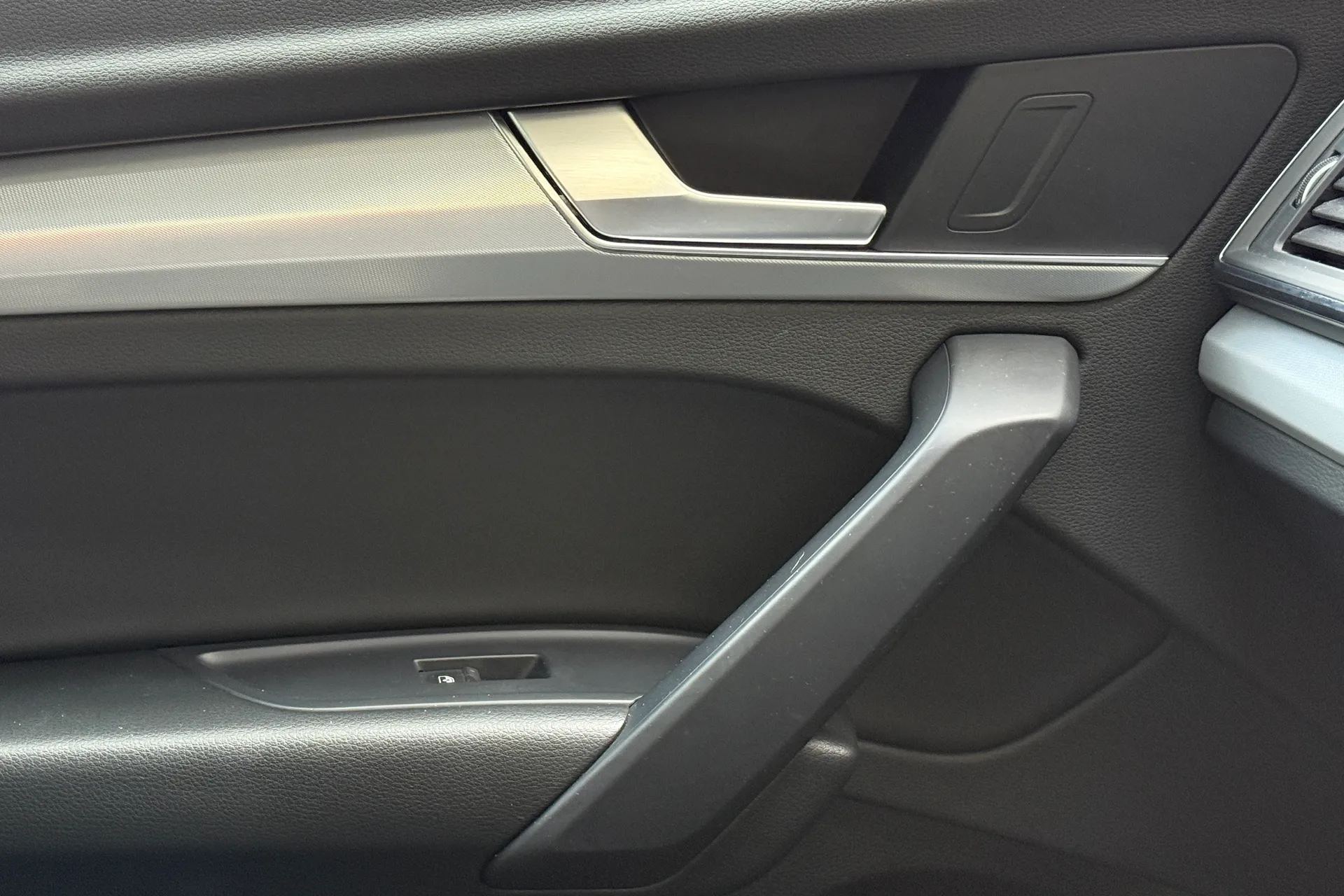 Audi Q5 thumbnail image number 28