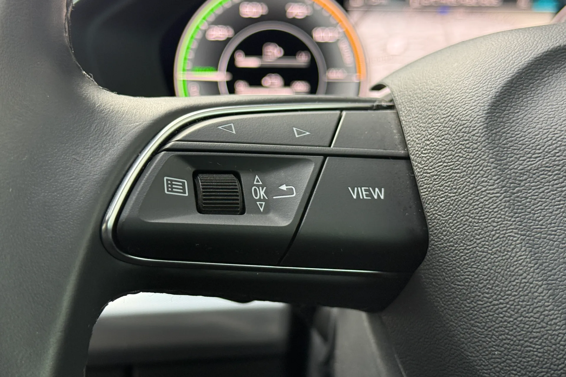 Audi Q5 thumbnail image number 14