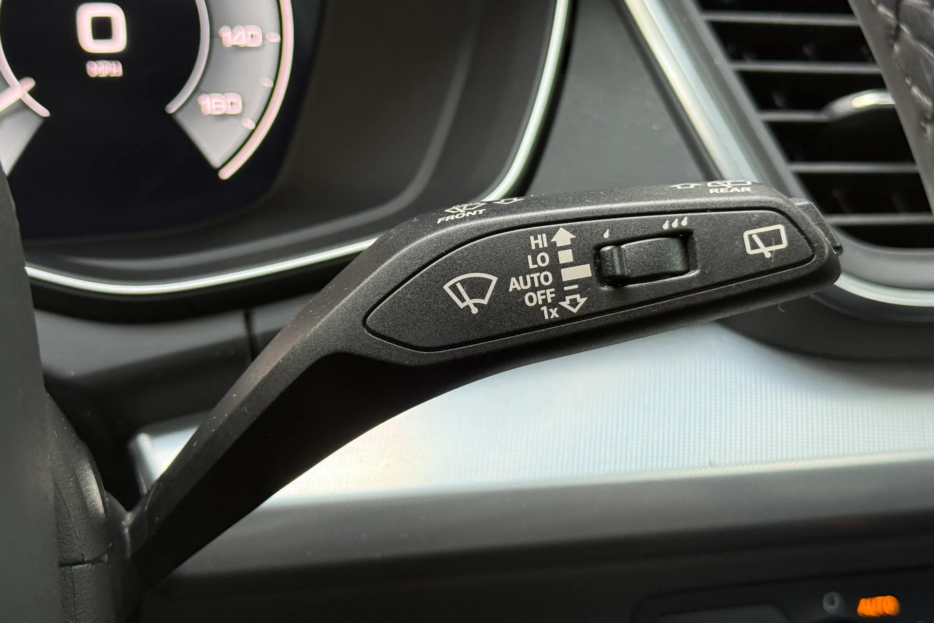 Audi Q5 thumbnail image number 17