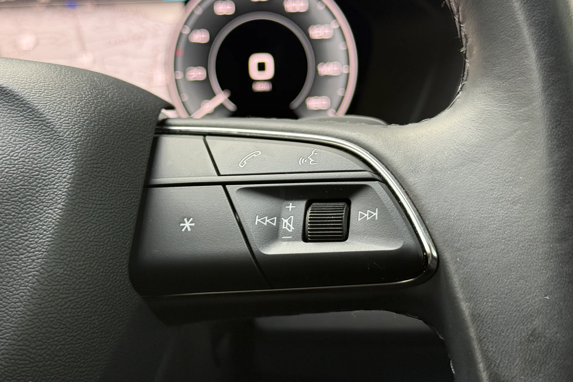 Audi Q5 thumbnail image number 15