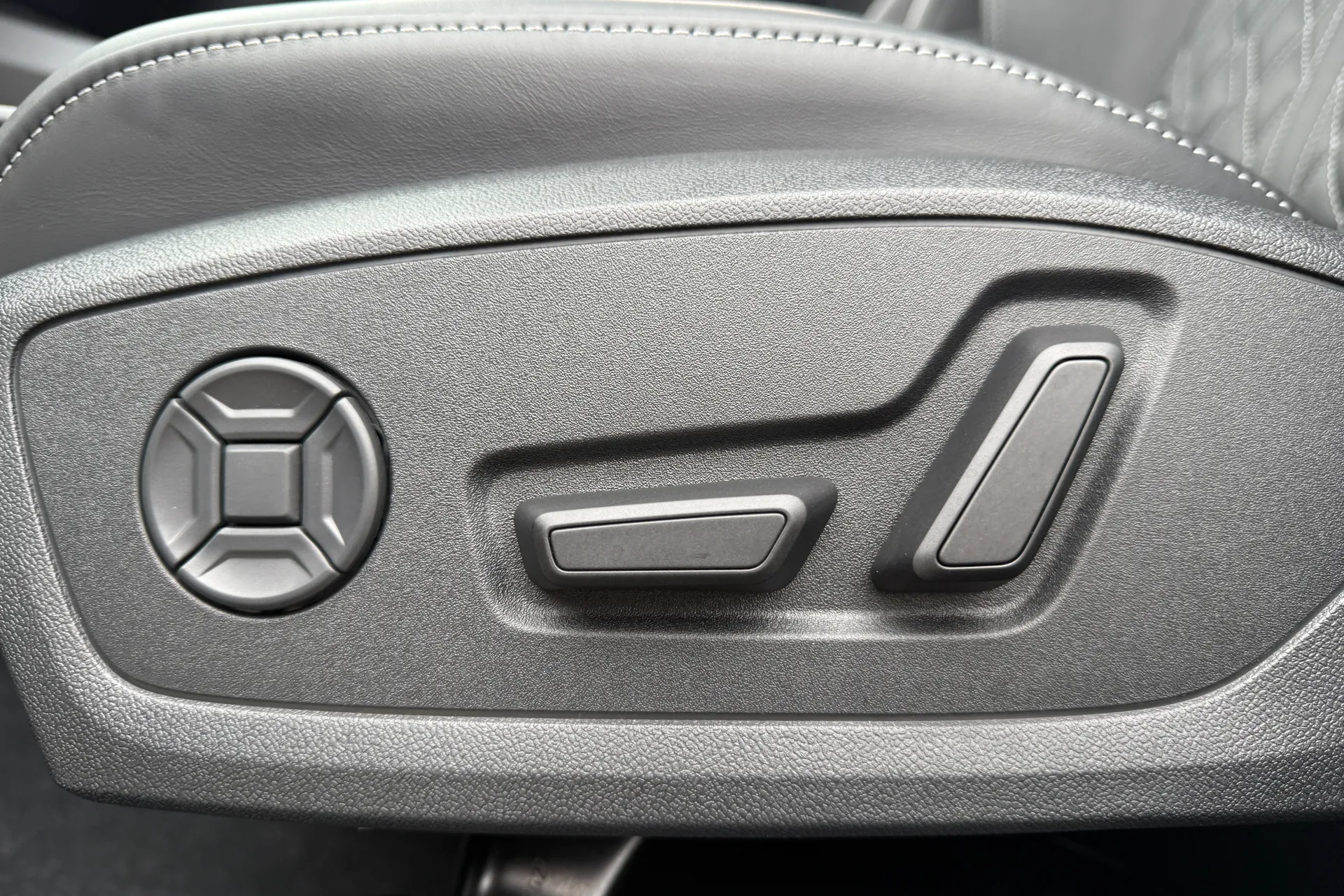 Audi A3 thumbnail image number 24