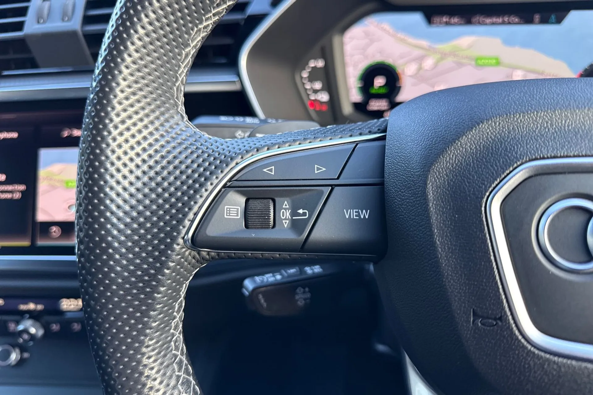 Audi Q3 thumbnail image number 43