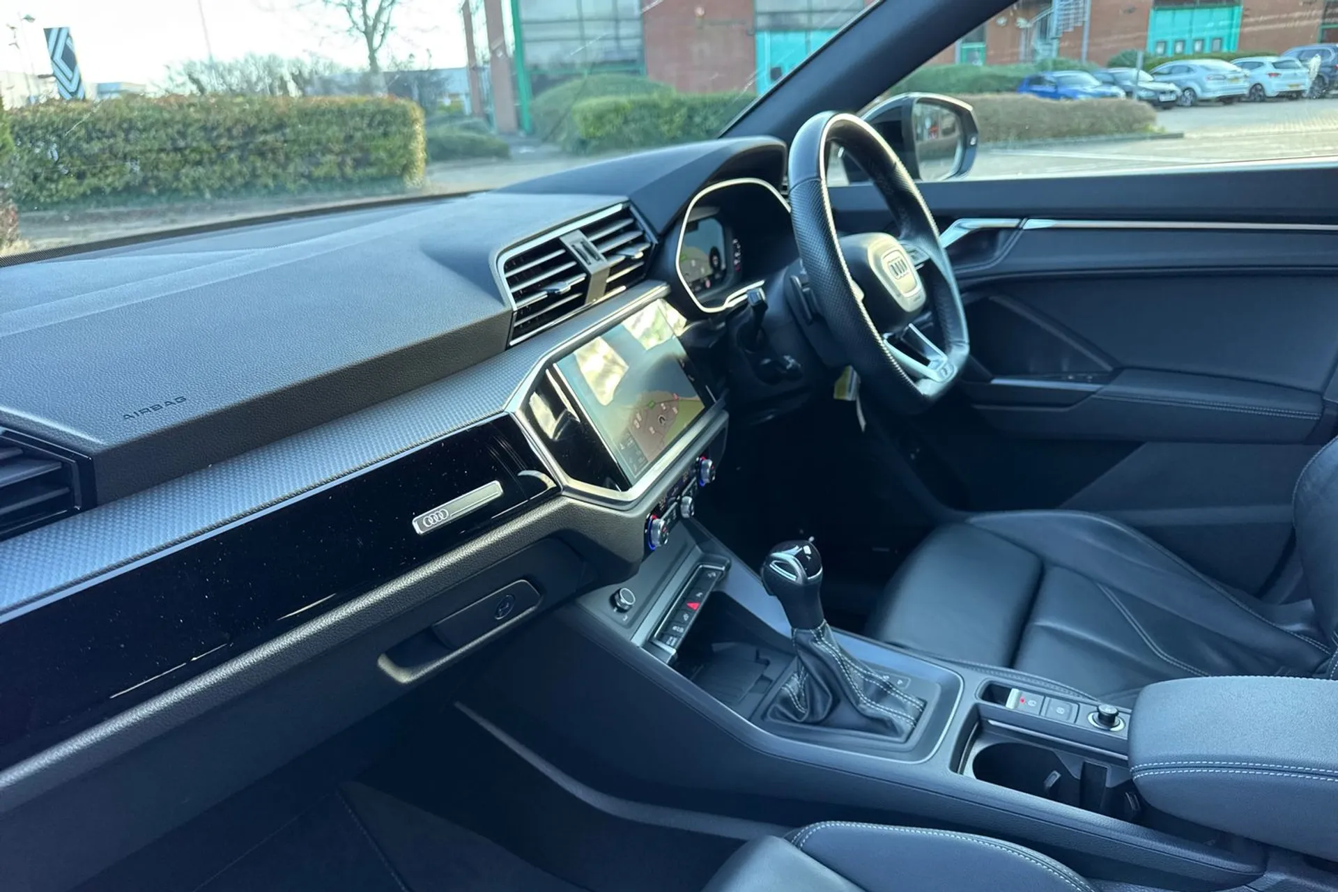 Audi Q3 thumbnail image number 34