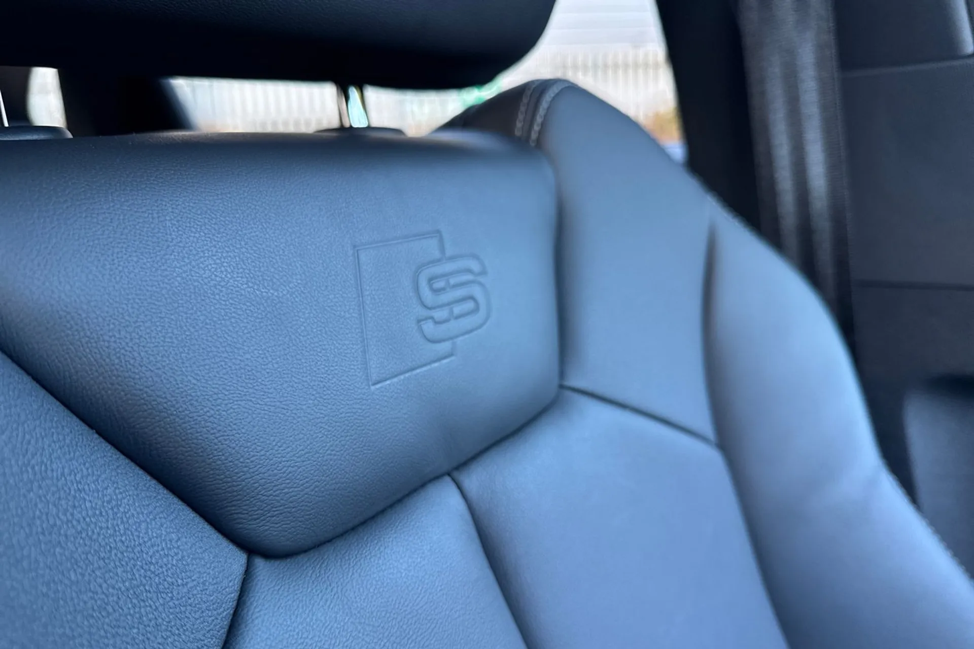 Audi Q3 thumbnail image number 48