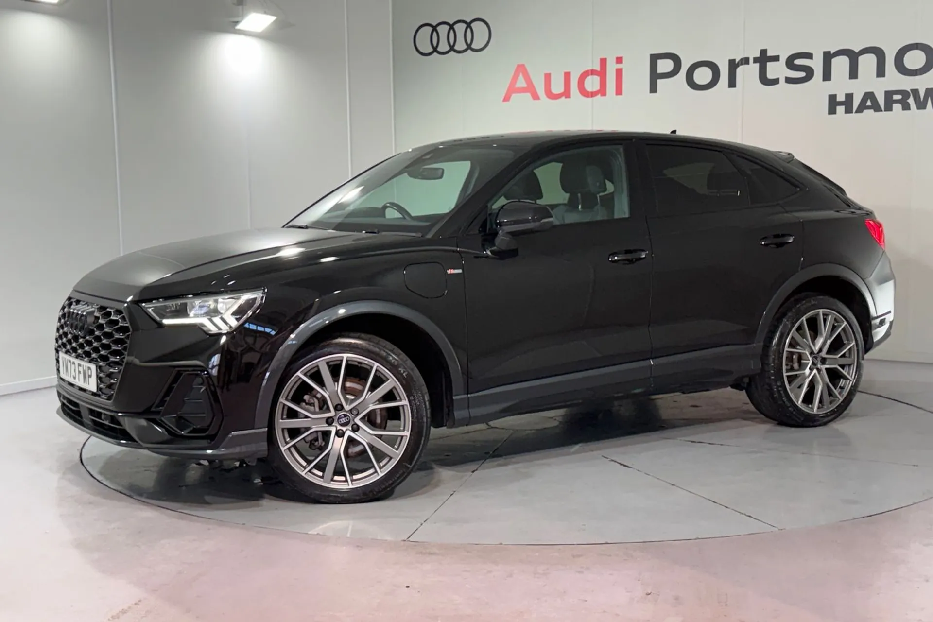 Audi Q3 thumbnail image number 6